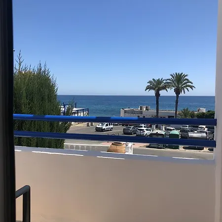 Ss Mojacar. Couette-café